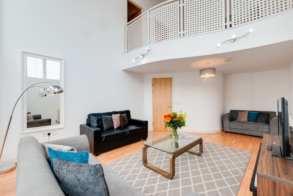 undefined Base Serviced Apartments - The Docks 3