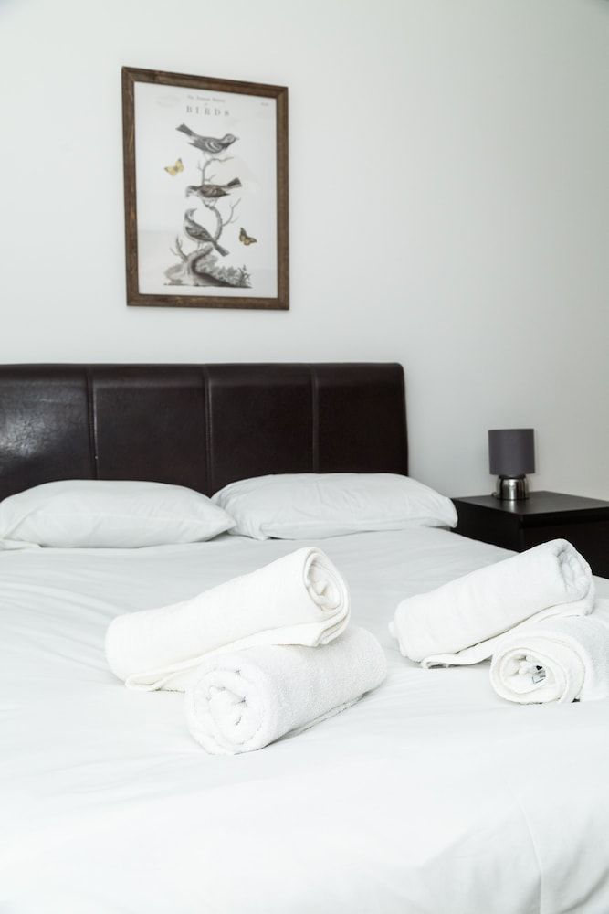 Henry Street - Apt 47 Apartment, 2 Bedrooms 9