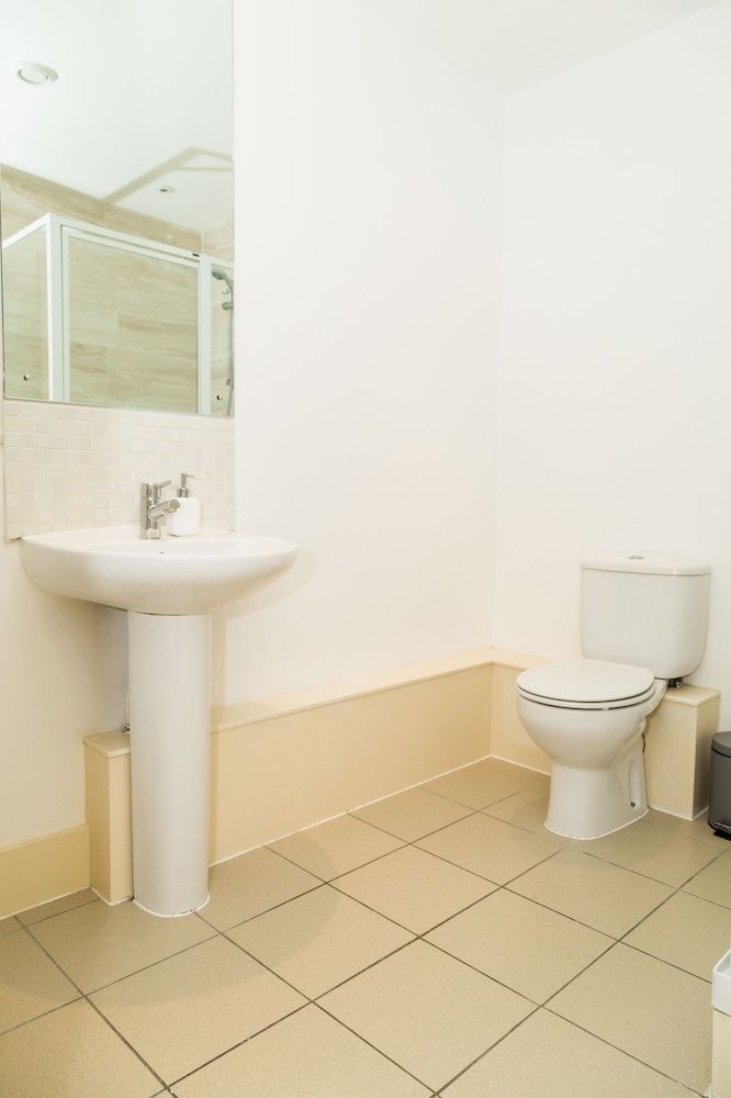 Henry Street - Apt 47 Apartment, 2 Bedrooms 18