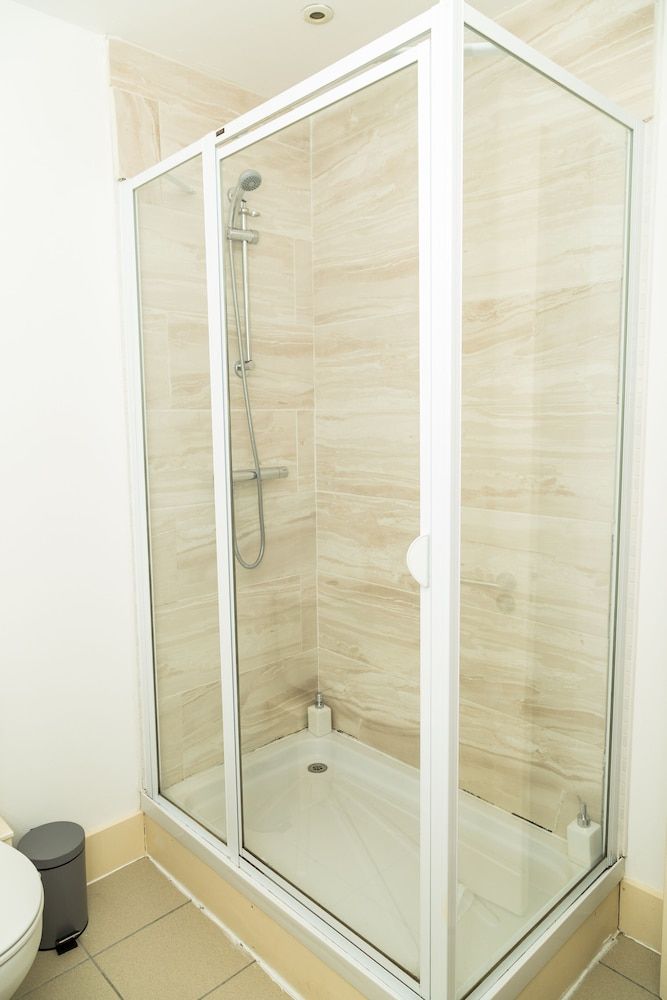 Henry Street - Apt 47 Apartment, 2 Bedrooms 17