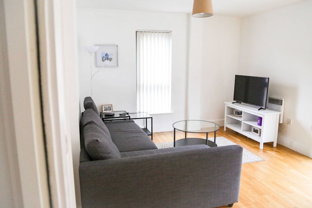 Henry Street - Apt 20 Apartment, 2 Bedrooms 12