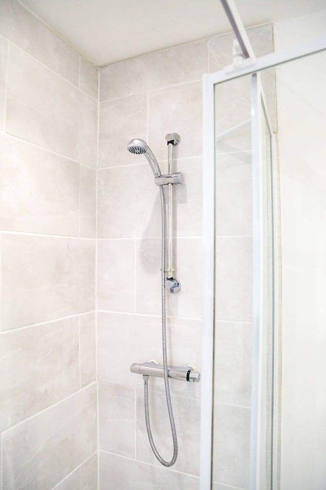 Henry Street - Apt 20 Apartment, 2 Bedrooms 8