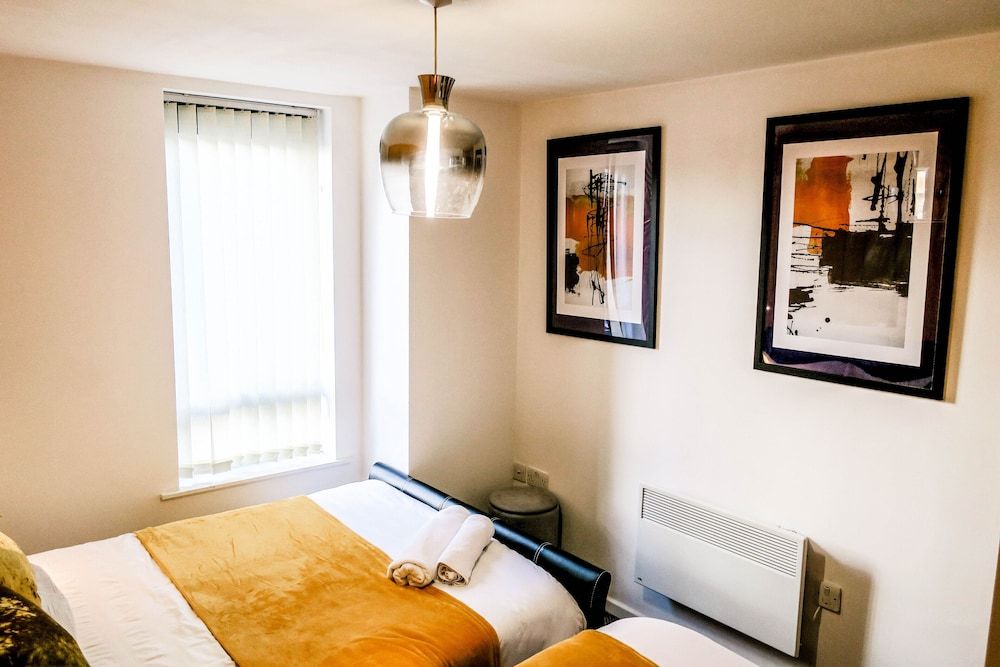 undefined 2 bed 2 bath apartment in City Centre 6