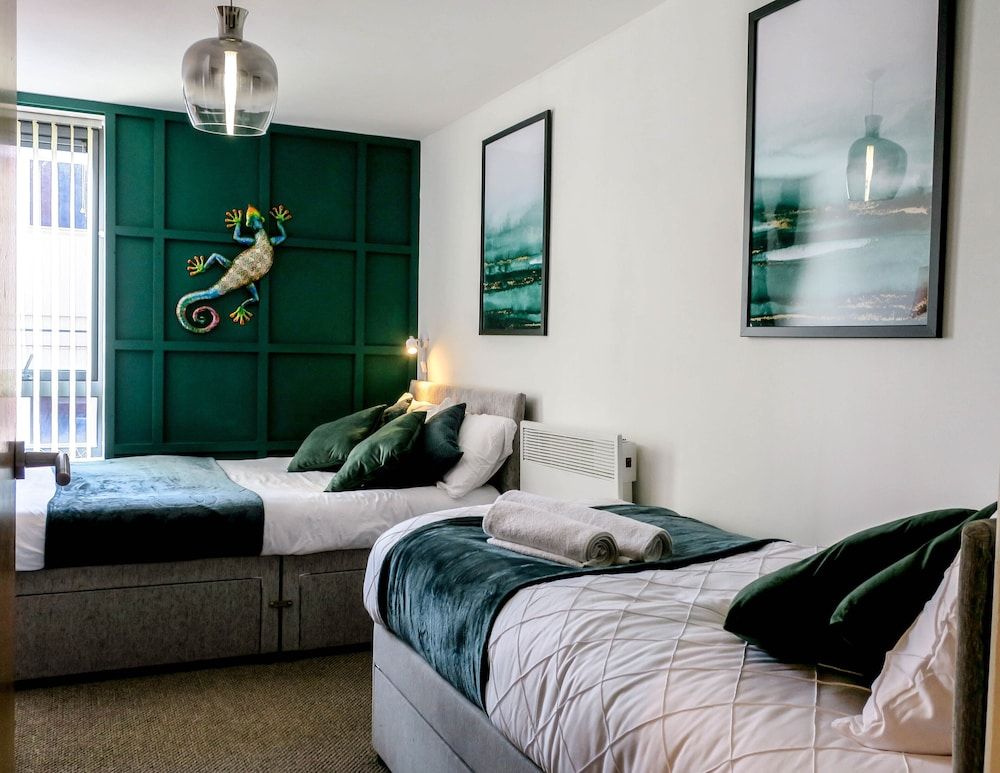 undefined 2 bed 2 bath apartment in City Centre 4