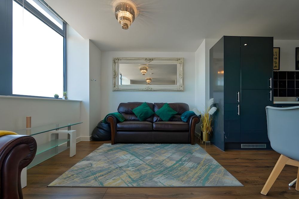 2 Bedroom Central Apartment With Parking Executive Apartment 24