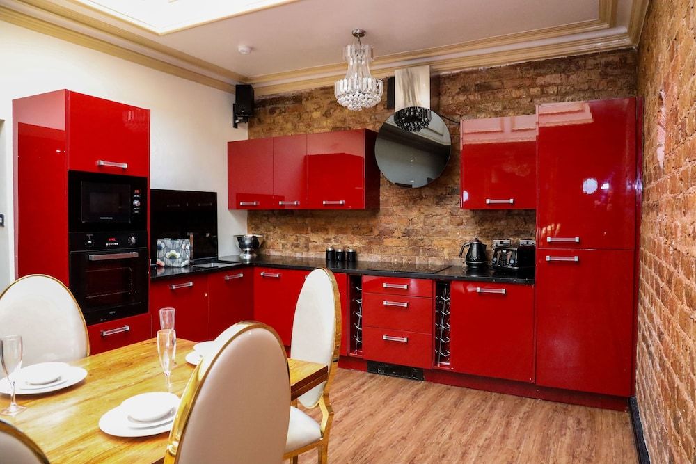 undefined Signature Living Bold Street Apartments