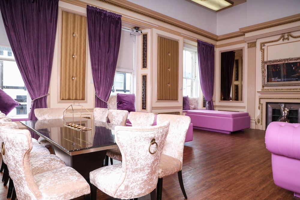 undefined Signature Living Bold Street Apartments 3
