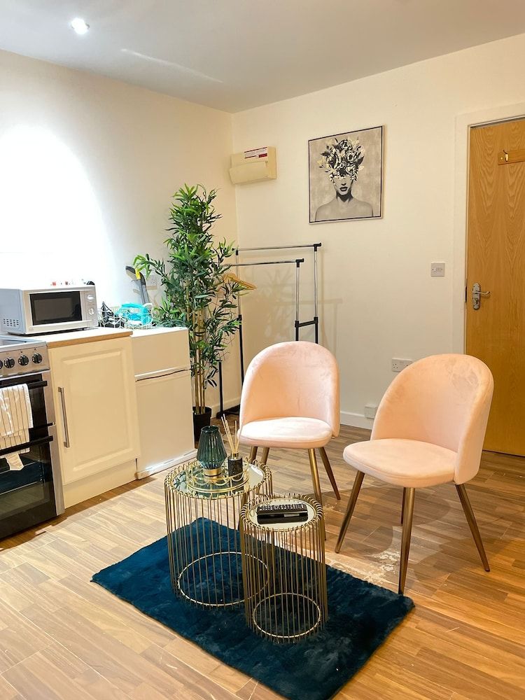 Citywide Hospitality Studio (F8) 8