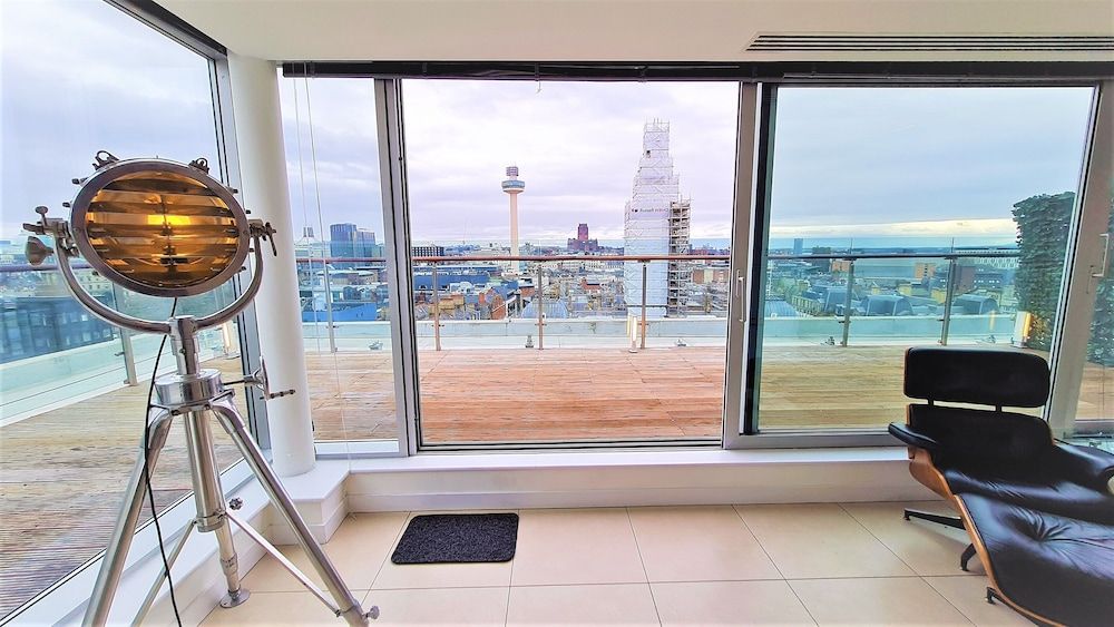 2 Bedroom Penthouse with Parking Premium Penthouse 11