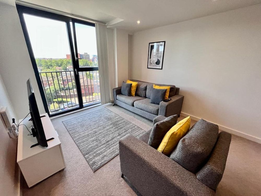 undefined Impressive 1 Bed Apartment - Chavasse Apartments 9