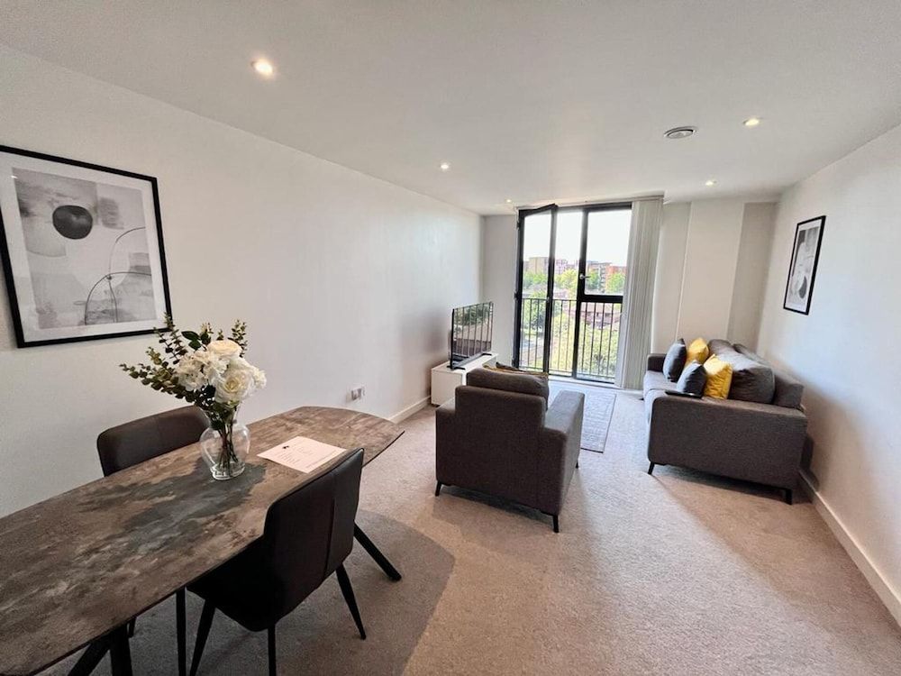 undefined Impressive 1 Bed Apartment - Chavasse Apartments 10