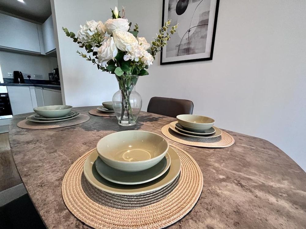 undefined Impressive 1 Bed Apartment - Chavasse Apartments 6