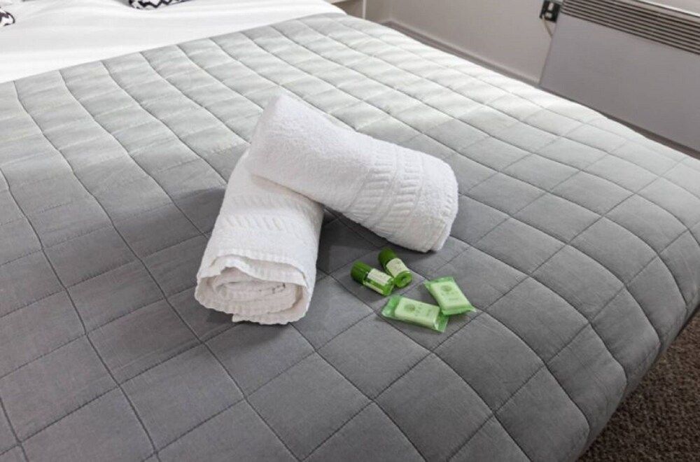 undefined Old School - By Resify 6