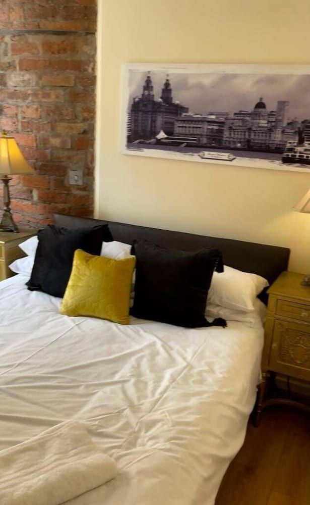 undefined Contractor Mid week bookers 9