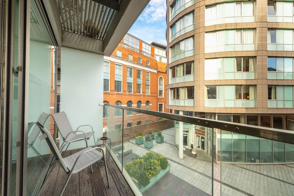 Free Parking, Balcony, Modern, 2 Bed, Citycentre Apartment 15