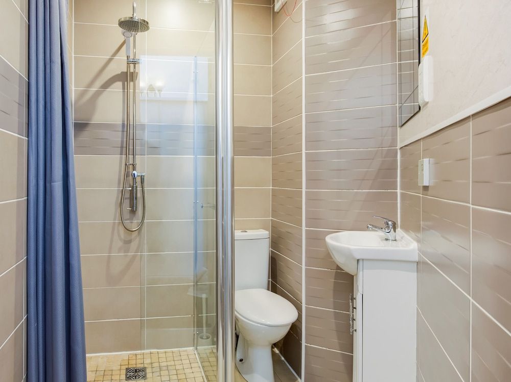 Palatine Hotel Deluxe Triple Room, Multiple Beds 6