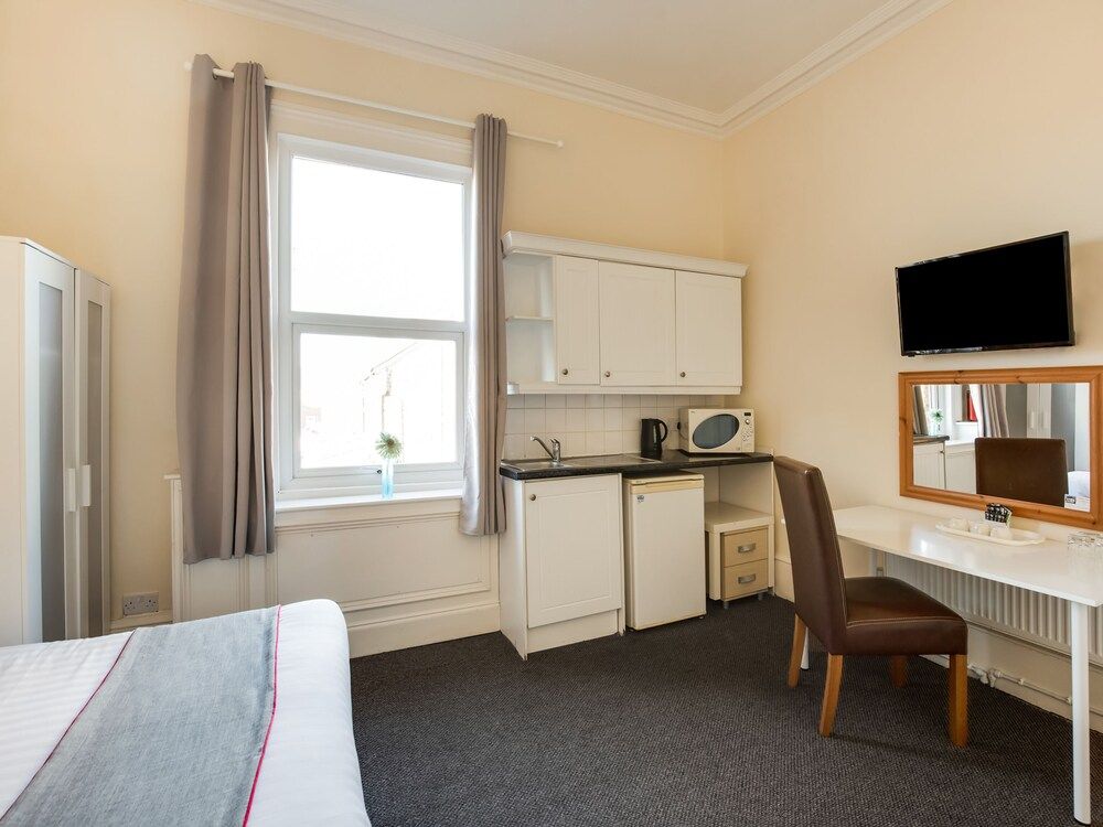 Palatine Hotel Deluxe Triple Room, Multiple Beds 5