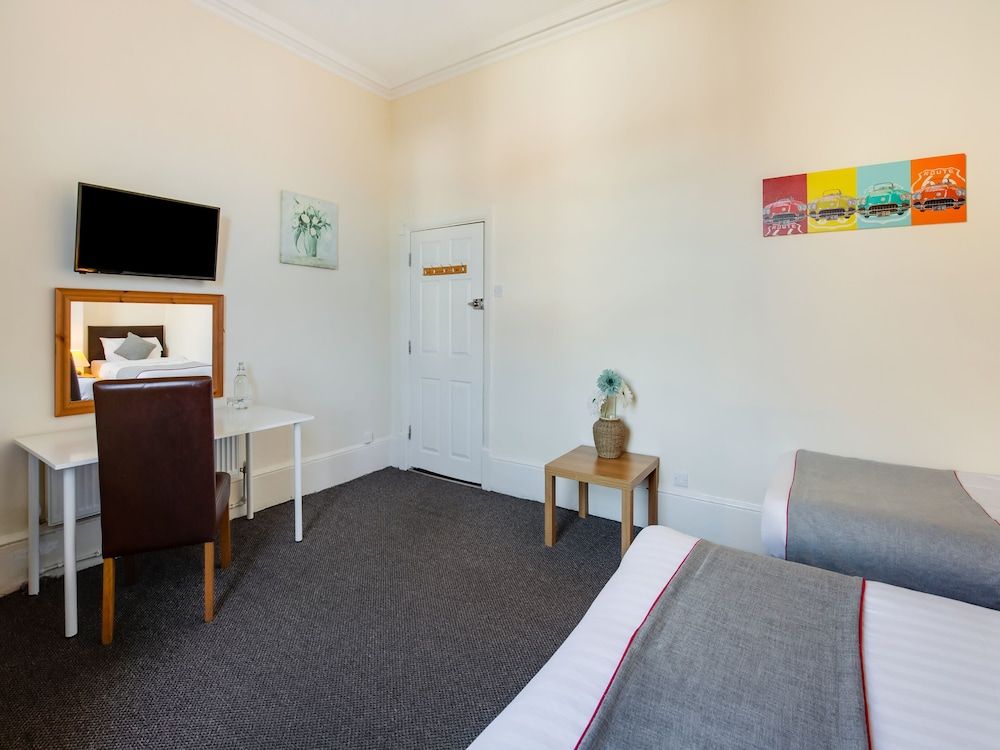 Palatine Hotel Deluxe Triple Room, Multiple Beds 4