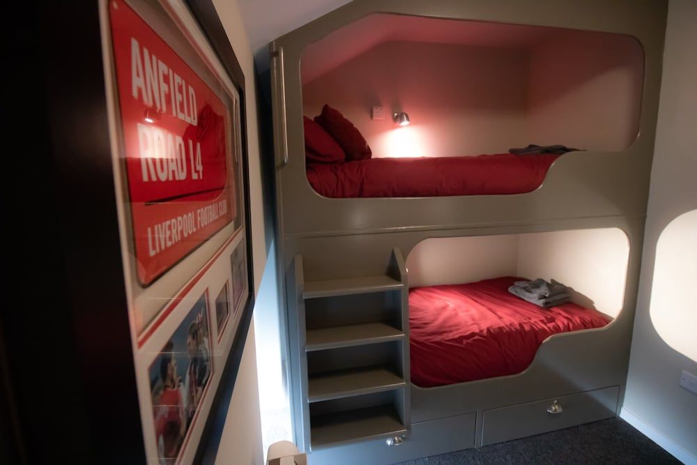 undefined The Sandon Hotel 2