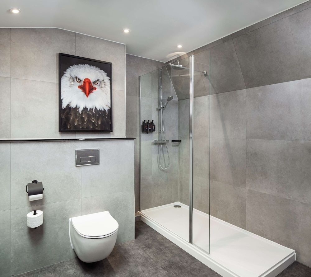 undefined Radisson RED Liverpool 3