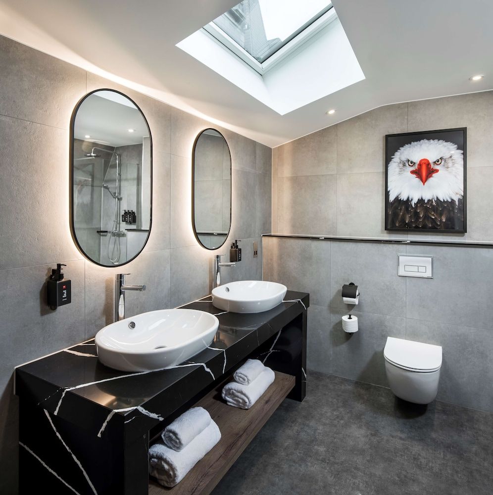 undefined Radisson RED Liverpool 2