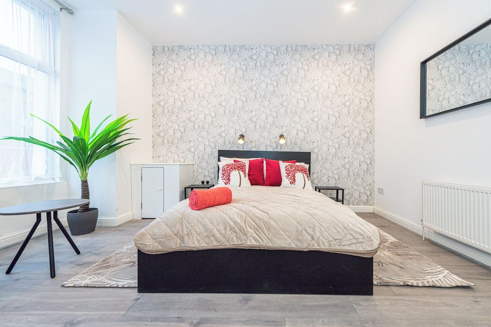 undefined The Blossoms Liverpool City - Modern Studios and Apartments near Anfield 2