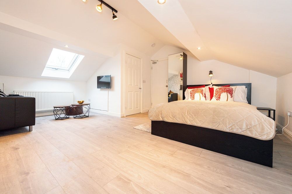 undefined The Blossoms Liverpool City - Modern Studios and Apartments near Anfield 4