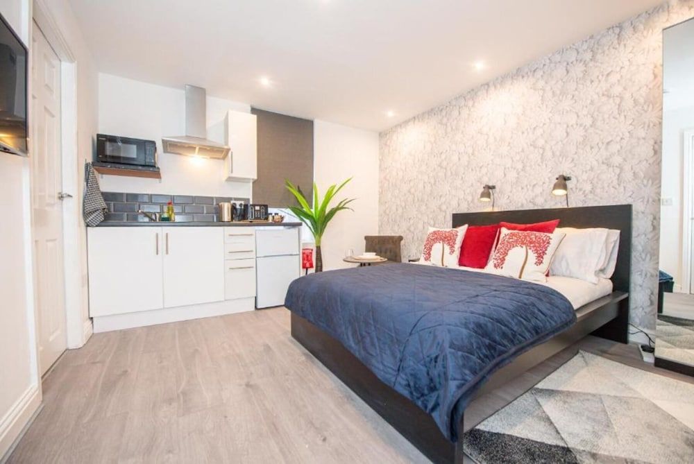 undefined The Blossoms Liverpool City - Modern Studios and Apartments near Anfield 5