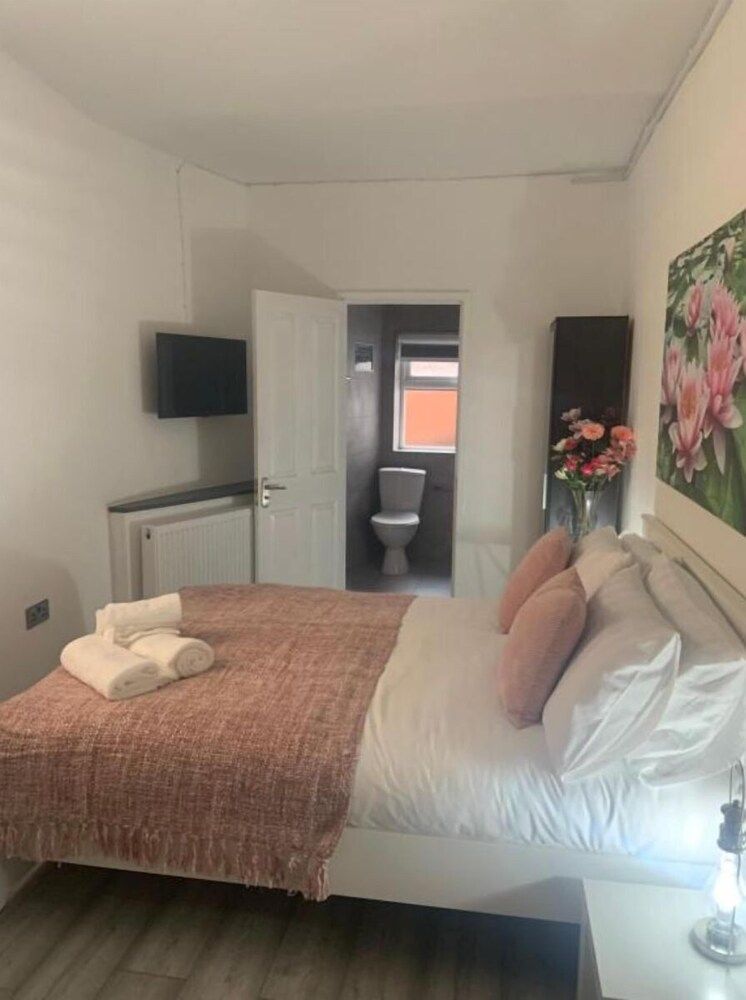 Bloomsbury House - Modern studios near Anfield Standard Studio, 1 Double Bed 24