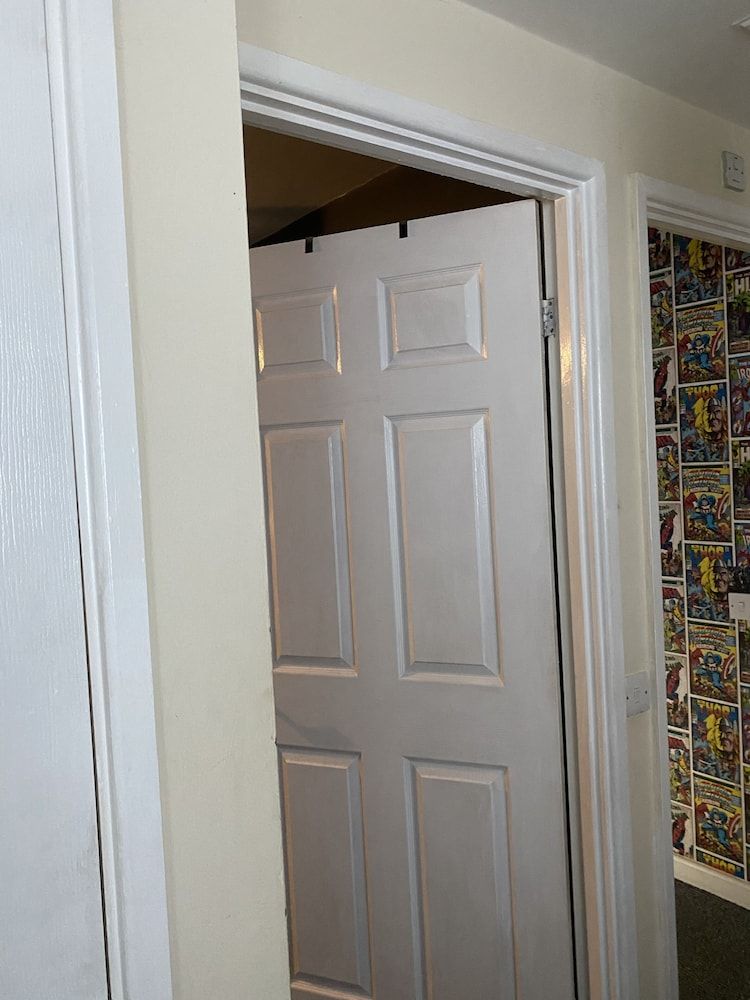 undefined Beautiful House Minutes Away From Liverpool Airport With Huge Garden 7