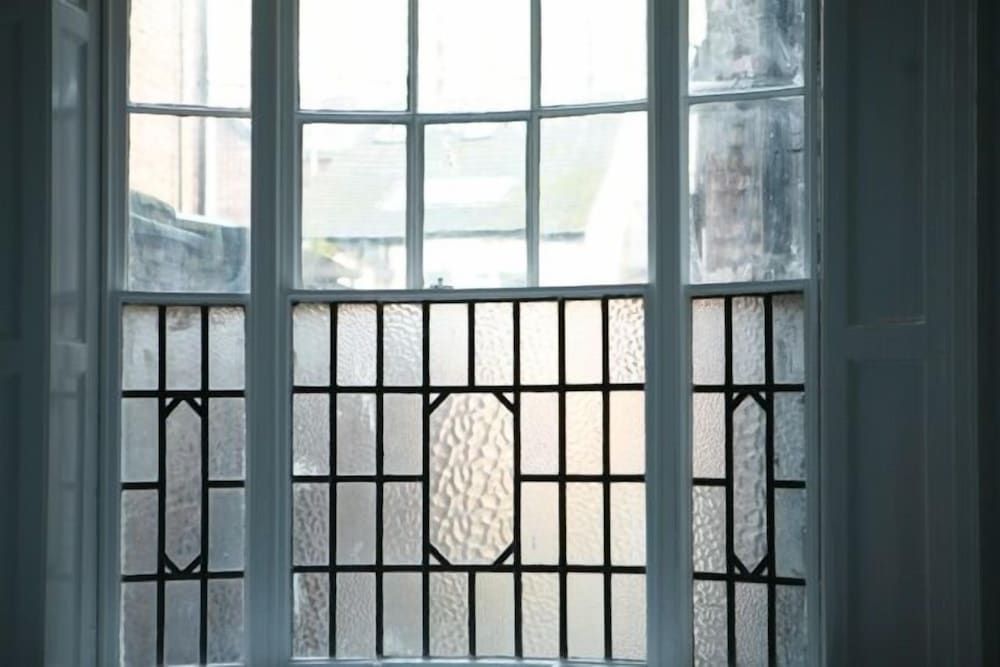 The L1 Rodney St Rooms Basic Triple Room, Shared Bathroom 3