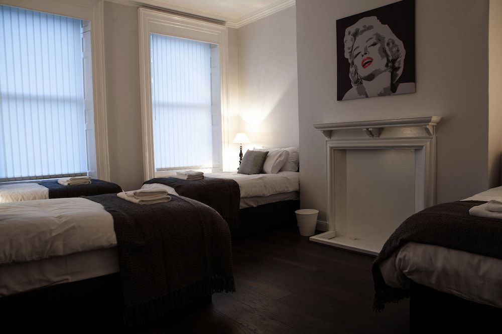 undefined The L1 Rodney St Rooms 4