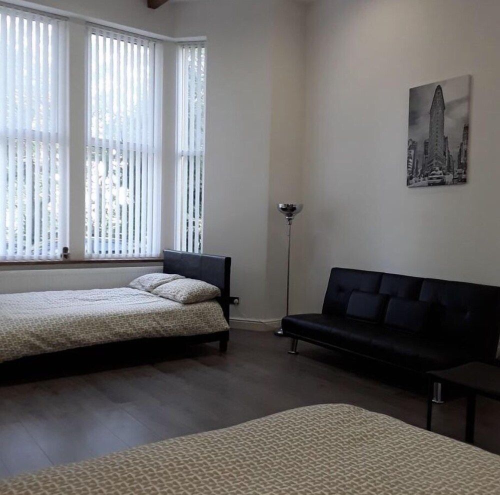 undefined Traithouse 7