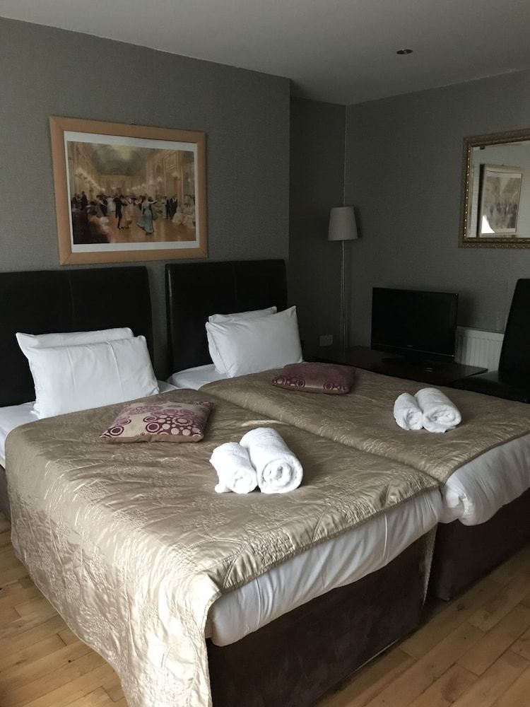 Sheil Suites Double or Twin Room 3