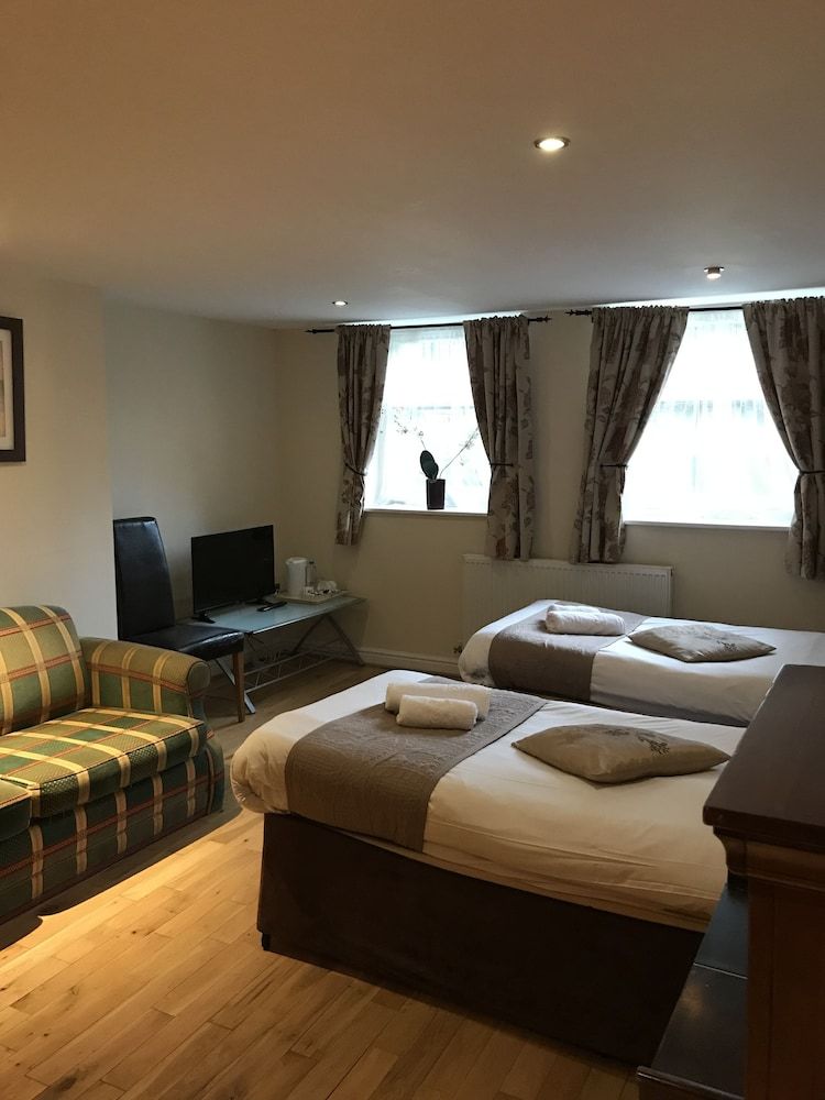 Sheil Suites Double or Twin Room 8