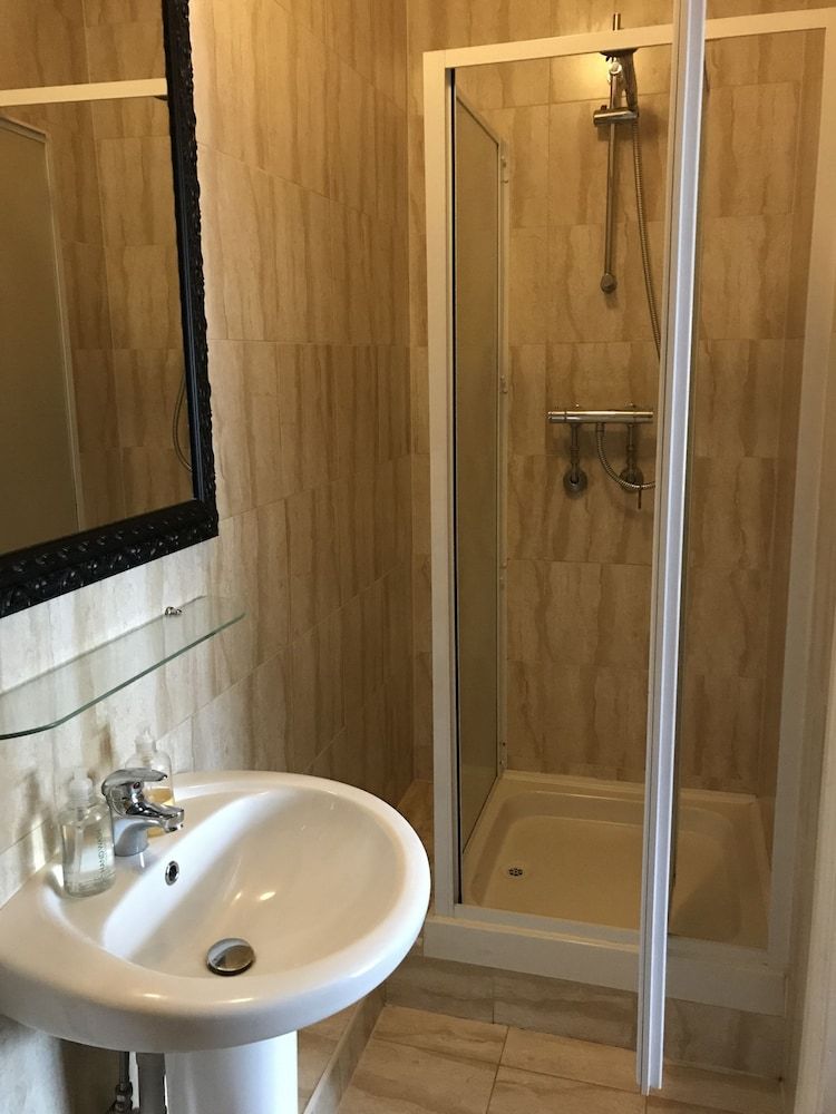 Sheil Suites Double or Twin Room 13