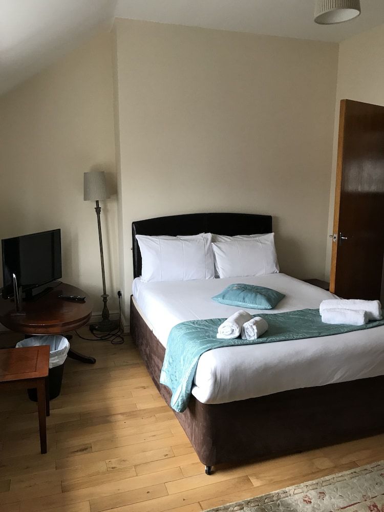 Sheil Suites Double or Twin Room 5