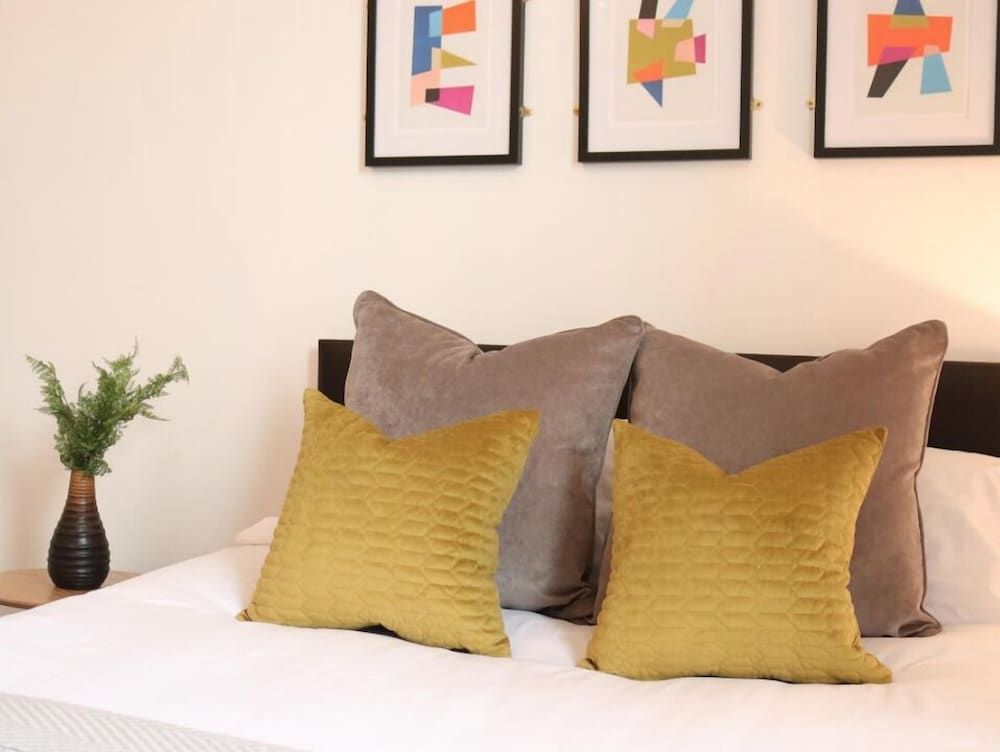 undefined Host so well at Lark Lane 5