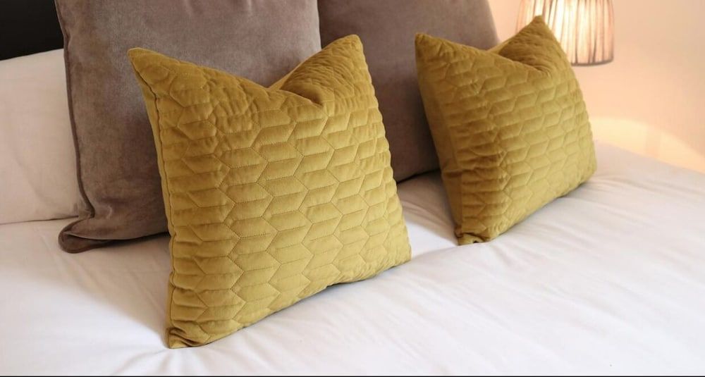 undefined Host so well at Lark Lane 4