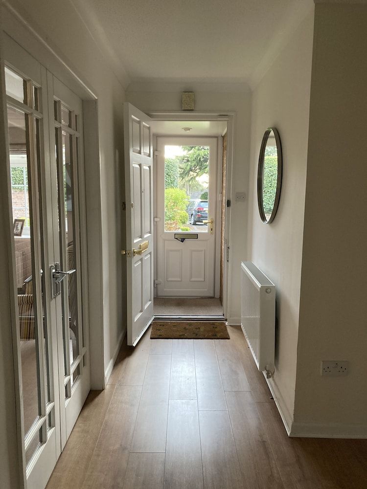 undefined Stunning 2 Bed Bungalow in Liverpool Leafy Suburb 8