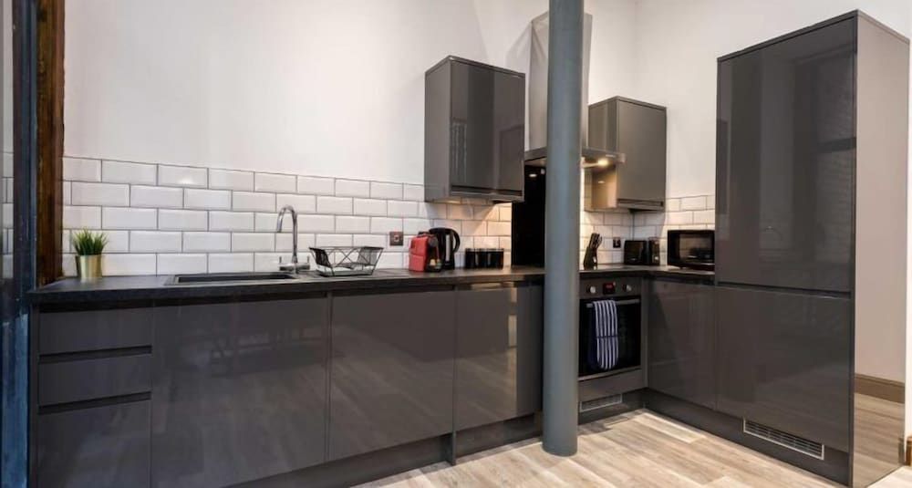 UStay 27 Stanley Street Party Apartments Apartment 6