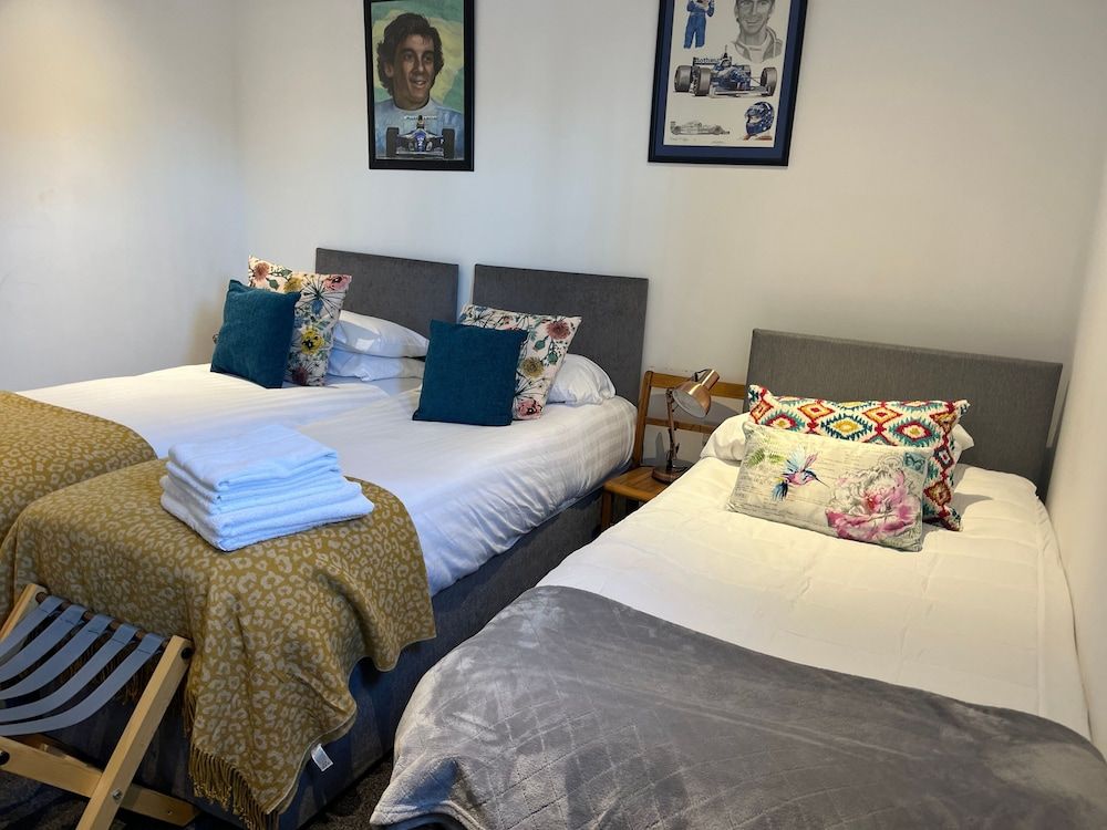 undefined Duplex Barge Cinema Room 6 Ensuite Double-triple Bedrooms Great Social Spaces 2