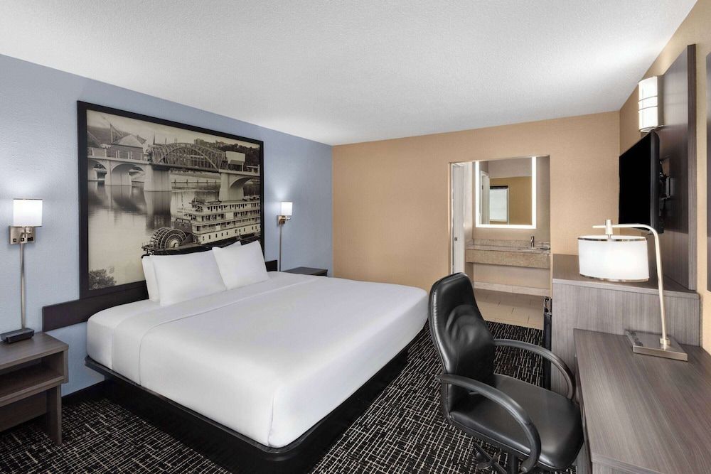 Studio Suite, 1 King Bed, Non Smoking