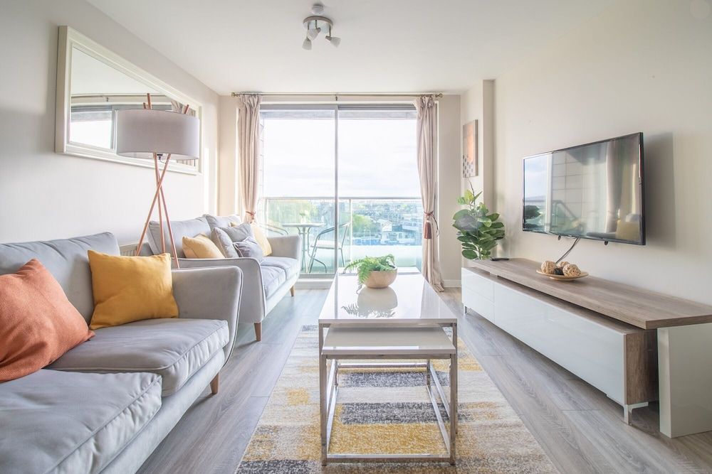 undefined Luxury Riverview City Centre Apartment 2