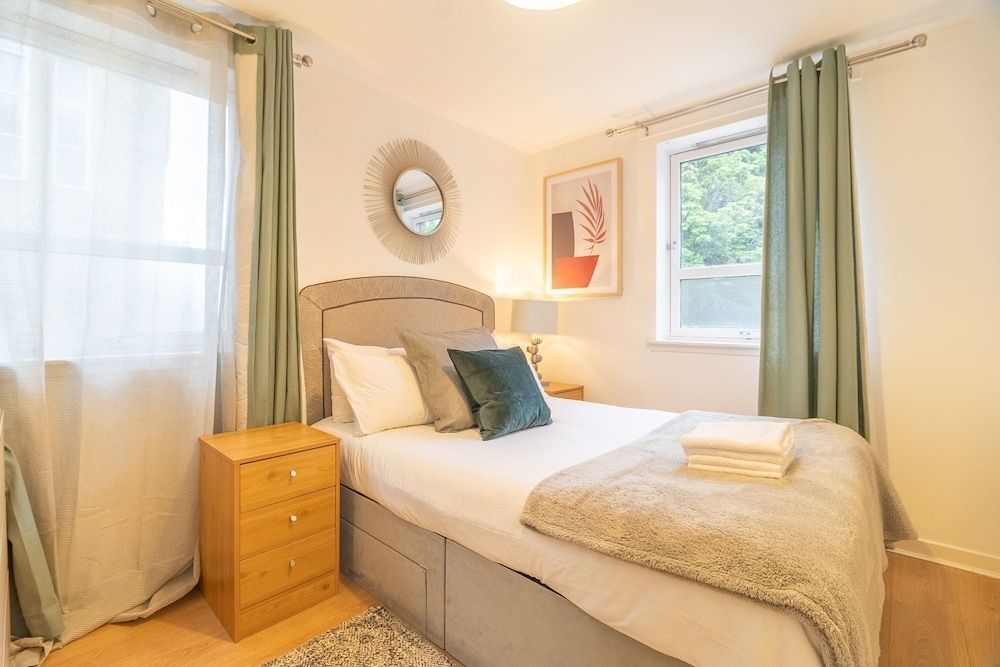 undefined Glasgow Green - Turnball Street 4