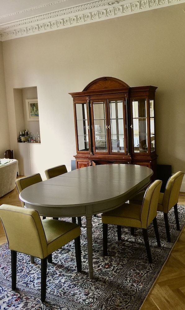Luxurious 3-bed Apartment in Conservation Area