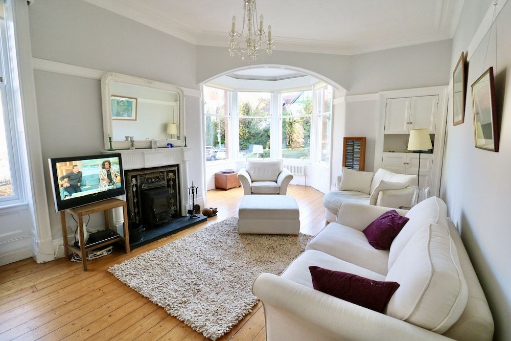 Period Deco flat in west end Apartment 20