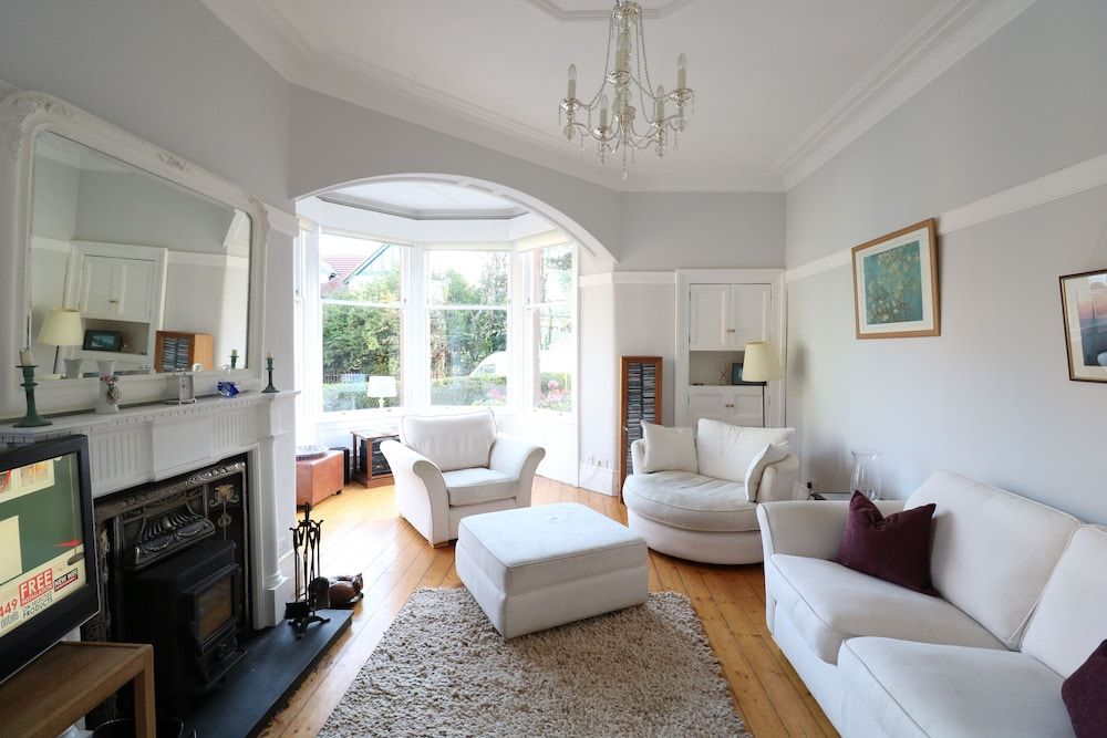 Period Deco flat in west end Apartment 23