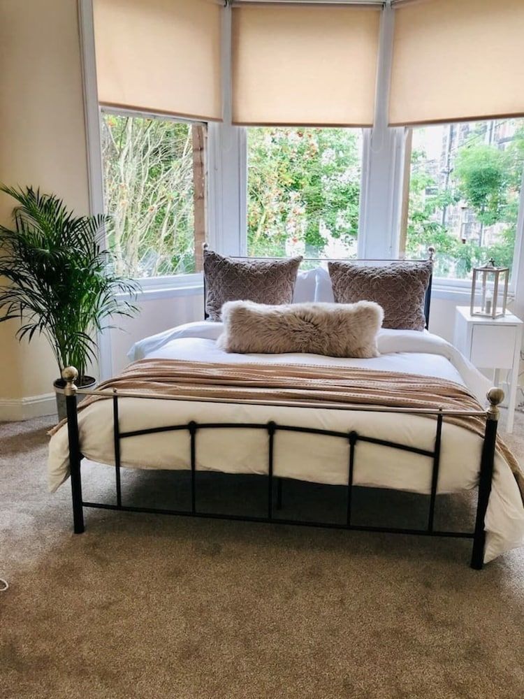 undefined Lovely 1-bed Apartment in Glasgow 10