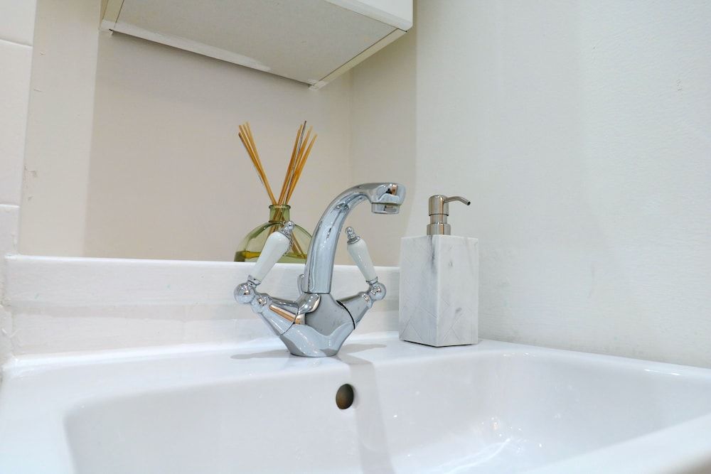 Comfortable Apartment in West End Apartment 22
